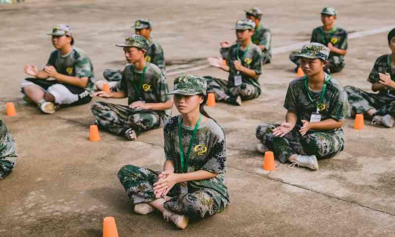 参加军事夏令营时营地一般不让带什么？