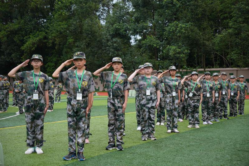 长沙军事夏令营磨练心智